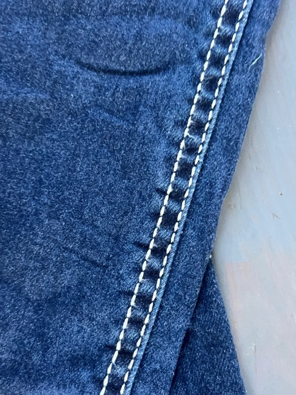 KanCan Dark Blue Curvy Bootcut Jeans with Frayed Hem Size 25 - Picture 8 of 8